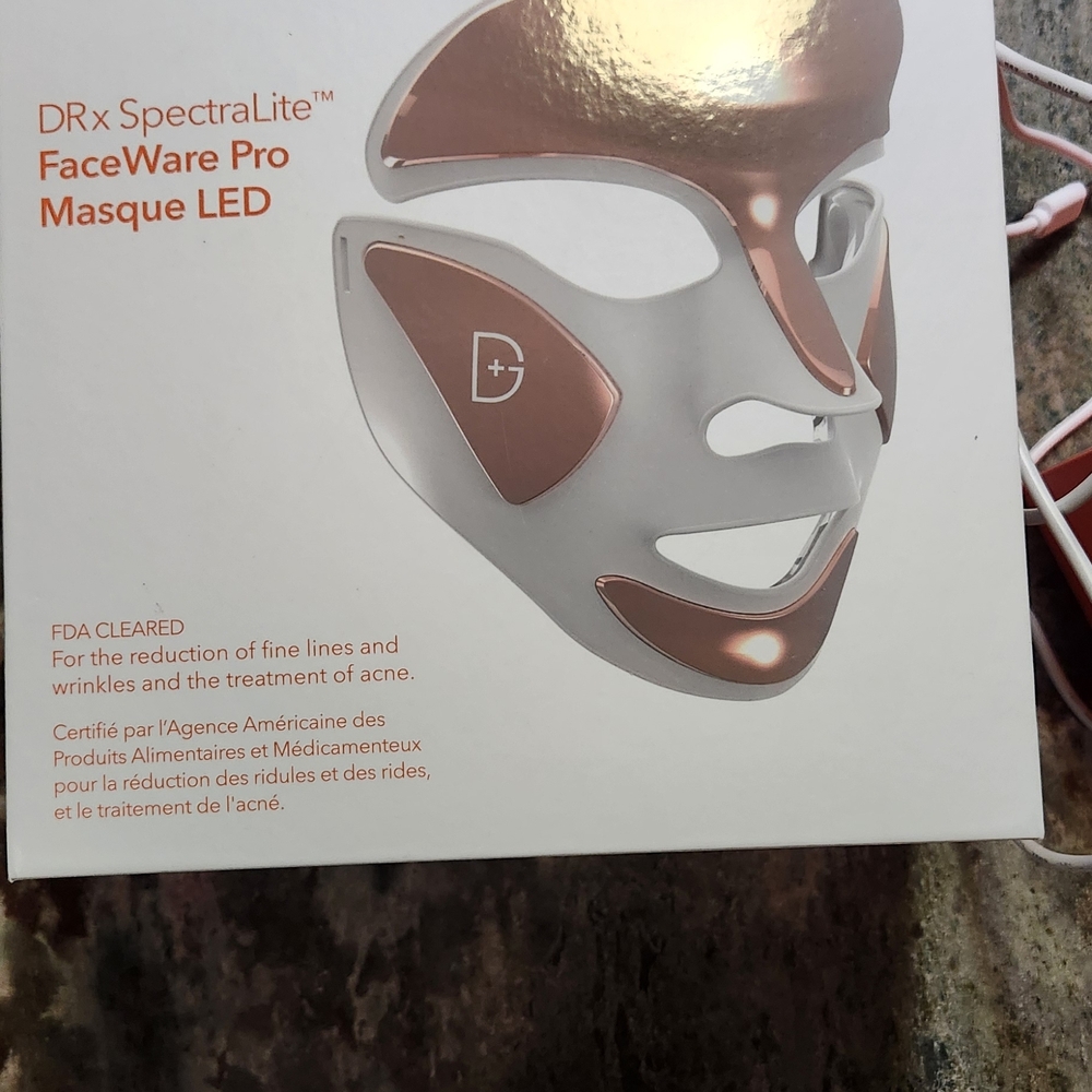 DRx SpectraLite FaceWare Pro LED Mask - White and Gold